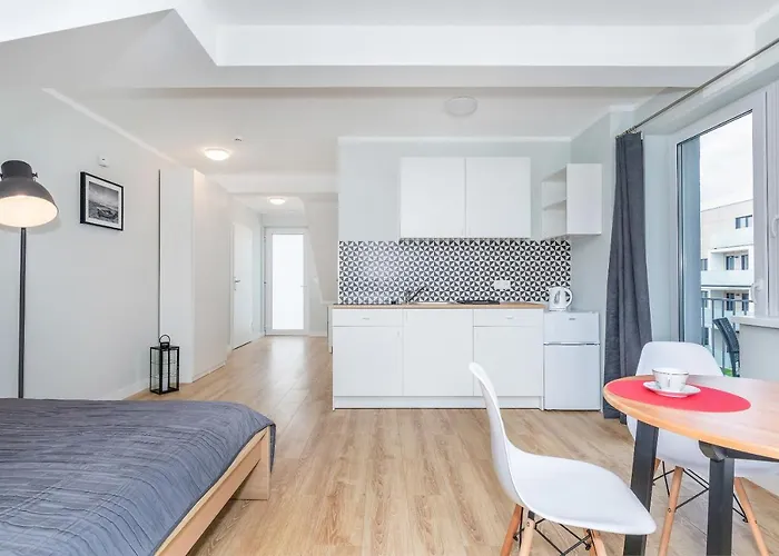 Oscar アパート レバル